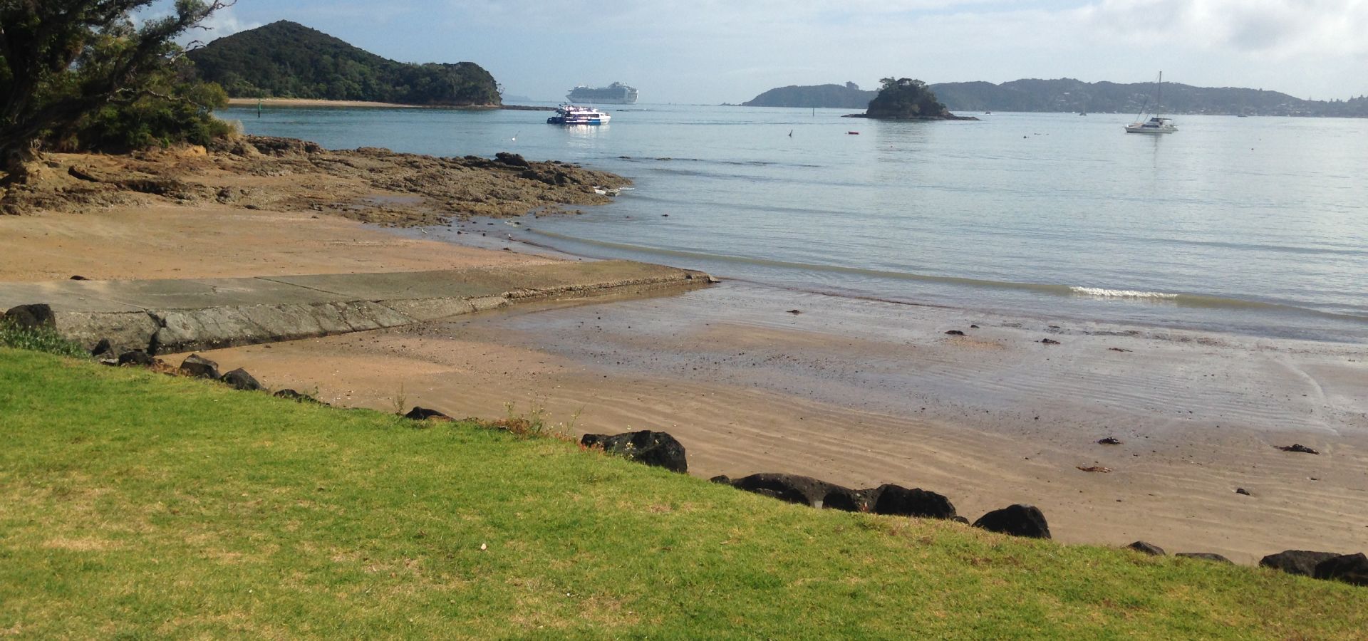 Paihia beach